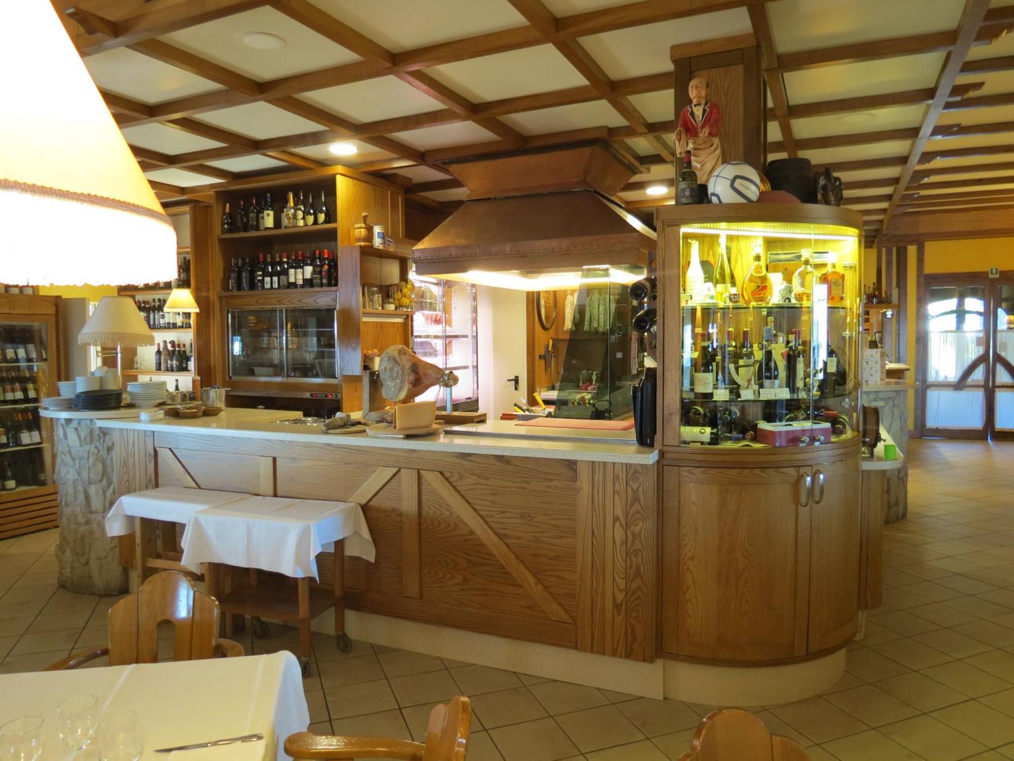 La Baita D'Oro Ristorante Residence Monteduro ภายนอก รูปภาพ